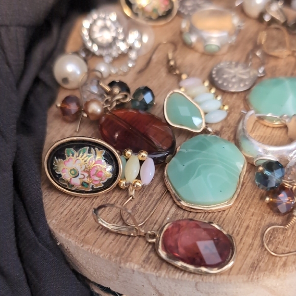 9 Piece Vintage Earring Set - Picture 3 of 9